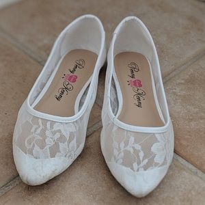 White lace flats